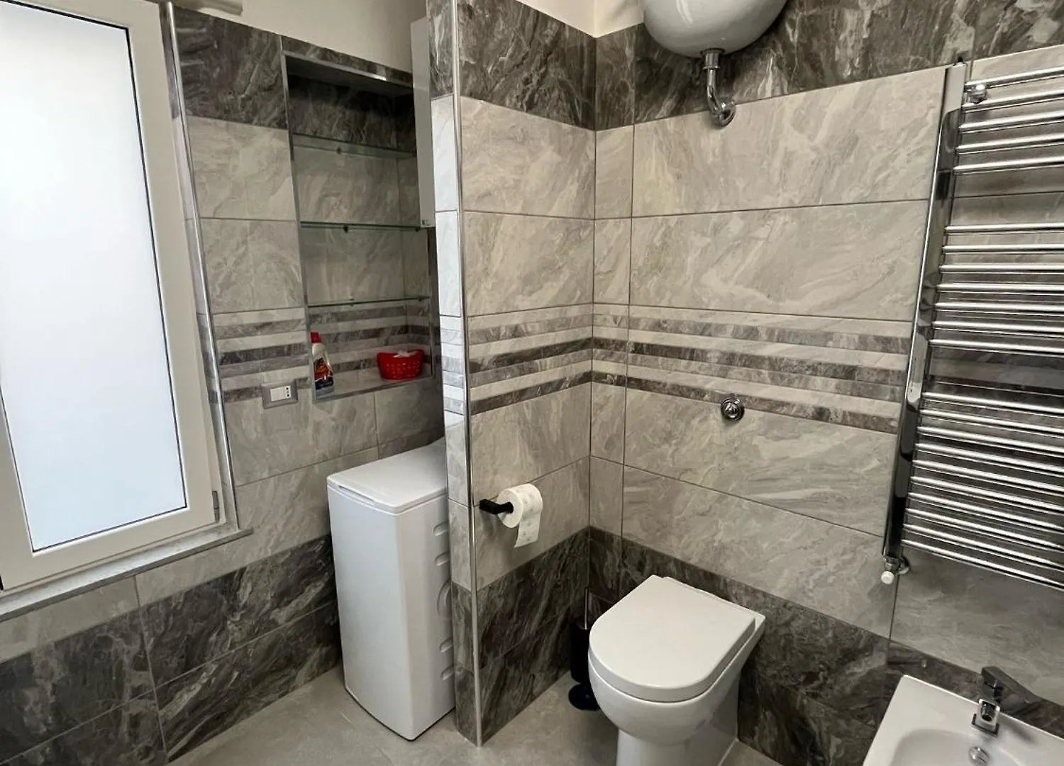 Carelli 9 Apartments 3 Naples