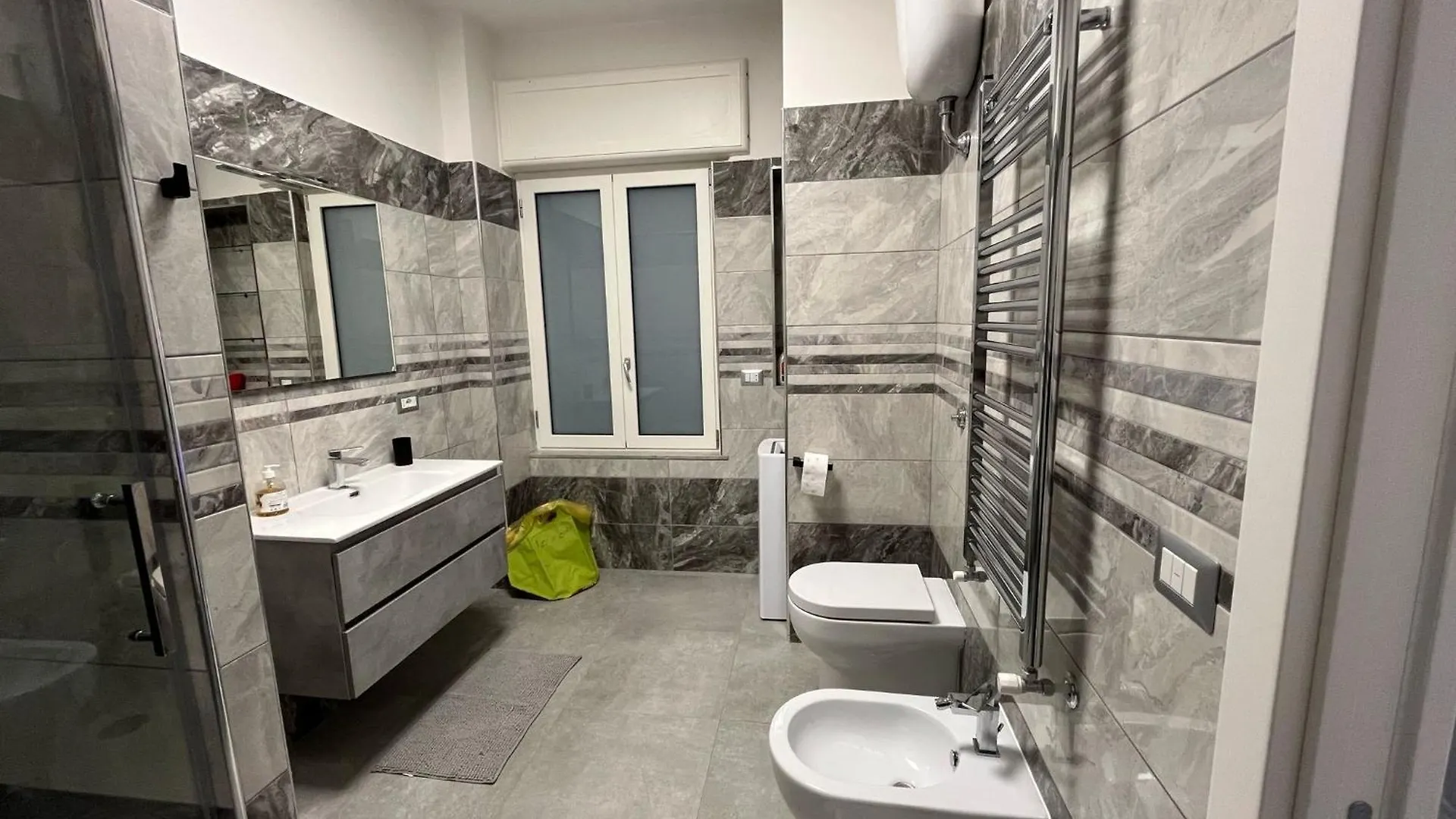 Carelli 9 Apartments 3 Naples 0*,